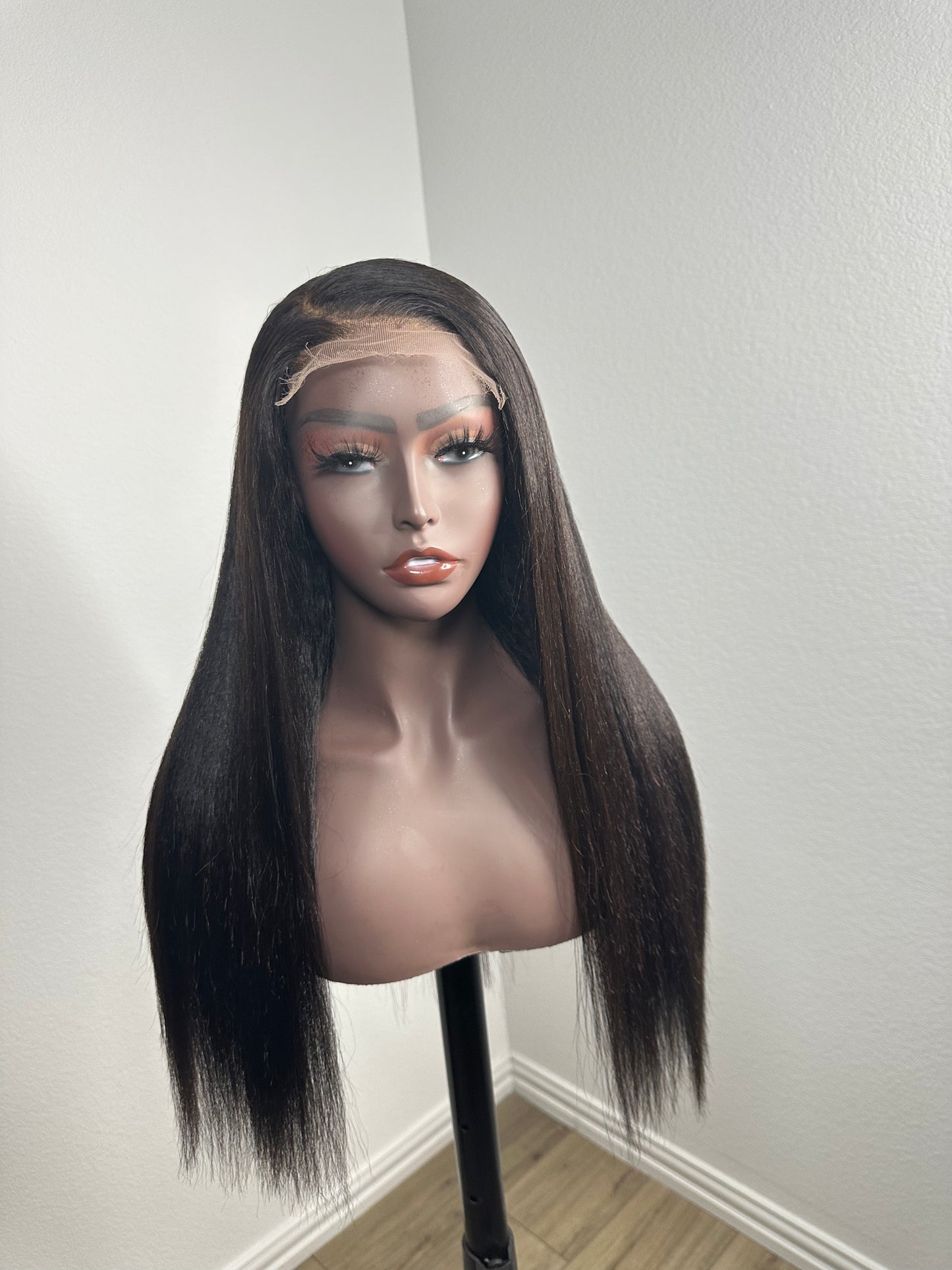 Mia - Kinky Straight Wig