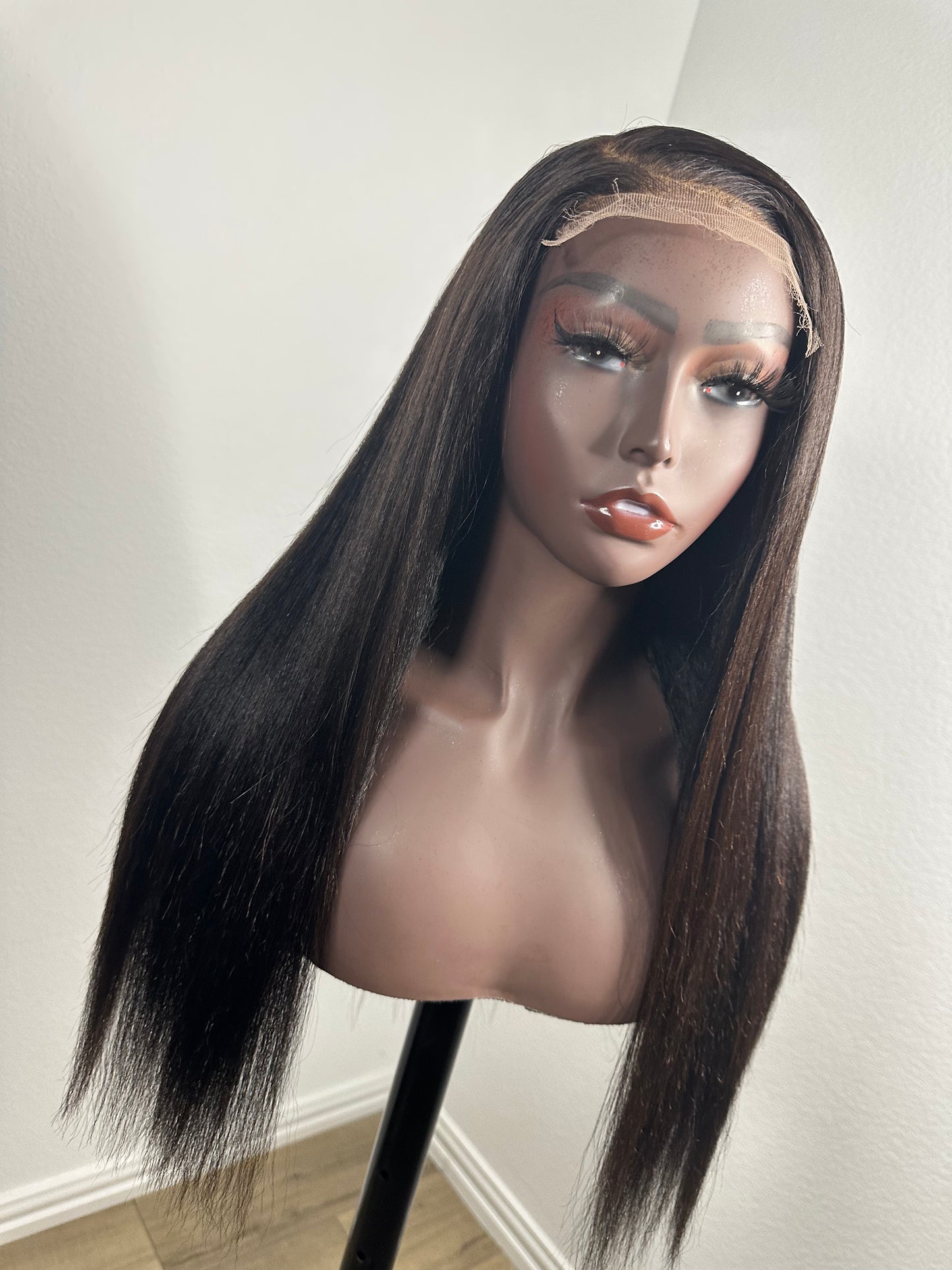 Mia - Kinky Straight Wig