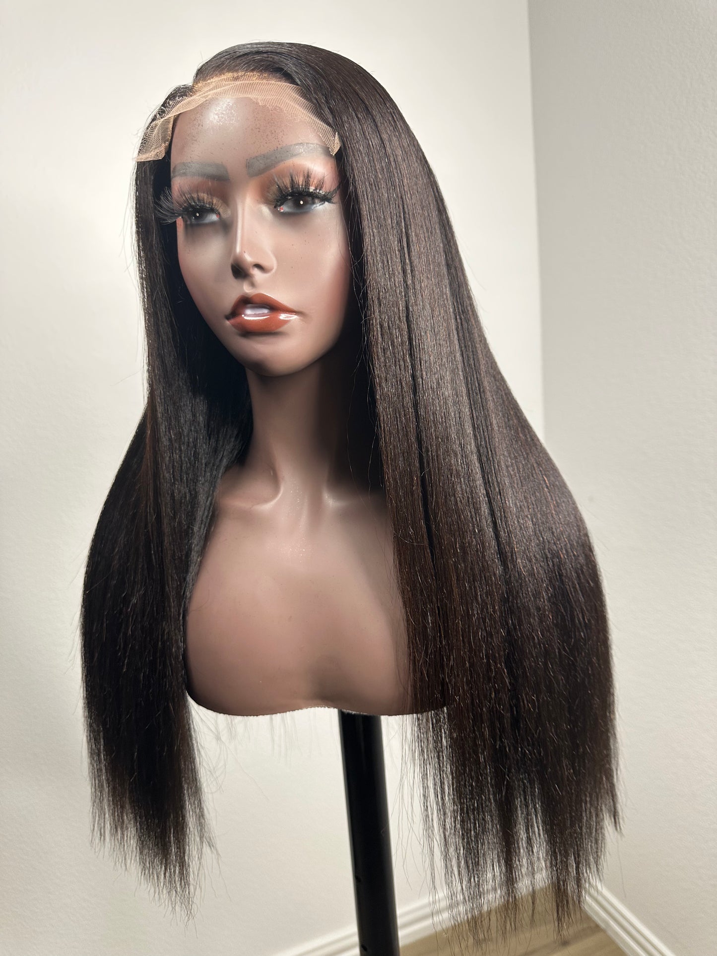 Mia - Kinky Straight Wig